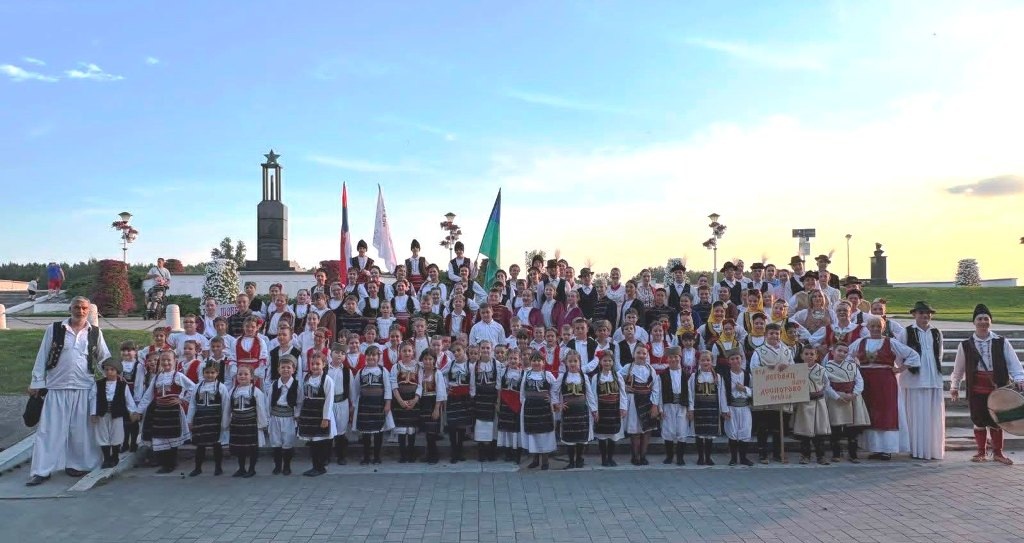 Folklor ispunio amfiteatar u Novom Bečeju