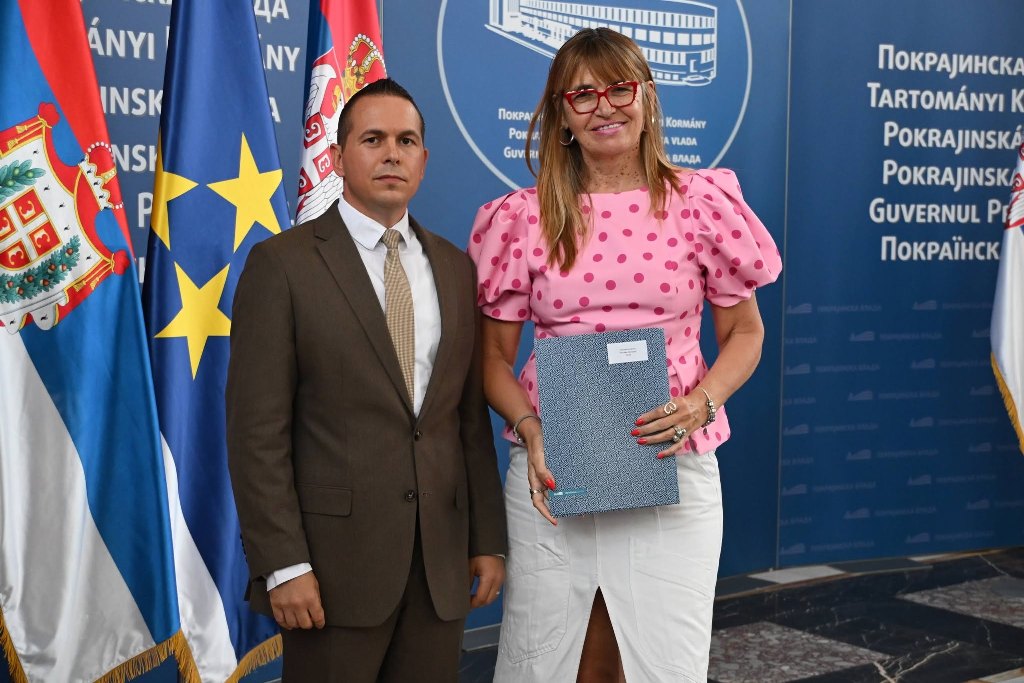 Skoro devet miliona dinara za OŠ „Petefi Šandor“ u Bečeju: grade se tri nove učionice i unapređuje bezbednost škole