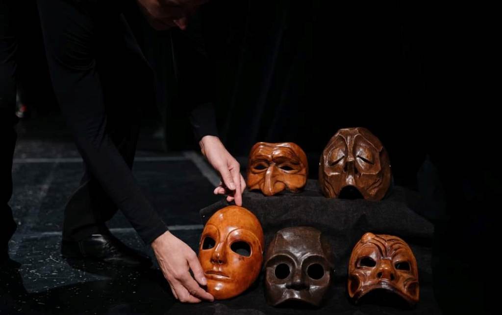 Maske Sivak